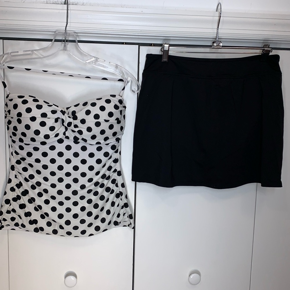 Women’s bathing suit